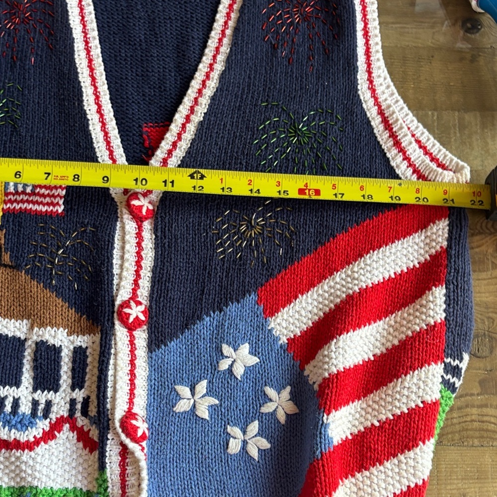 Fabulous Vintage Patriotic Knit Vest with Flag and Fireworks 🤩 - Picture 8 of 11